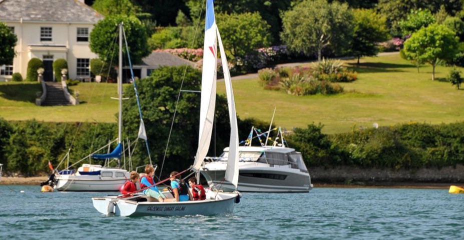 Salcombe sailing dinghy 3
