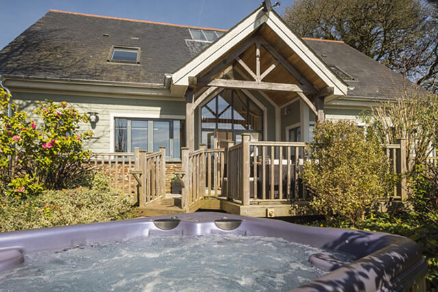 Luxury holiday homes with hot tubs at Hillfield Village