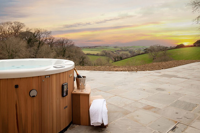 Luxury holiday homes with hot tubs in Devon - Gitcombe retreat