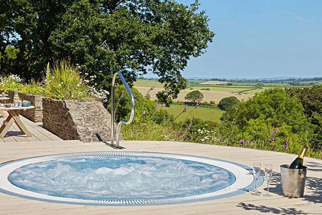 Romantic luxury cottages with hot tubs - Gitcombe Estate