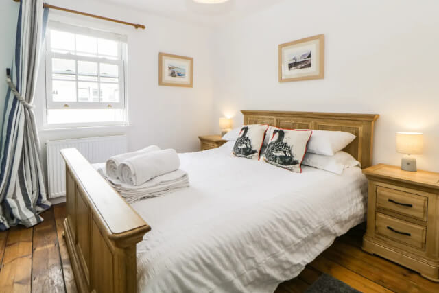 The Yellow House - Double Bedroom
