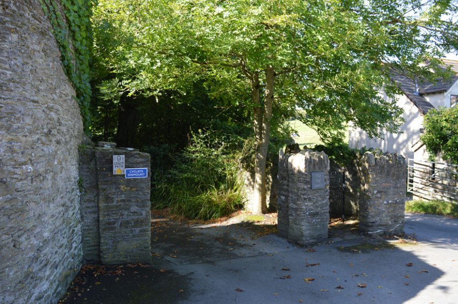 A footpath through Stoke Fleming